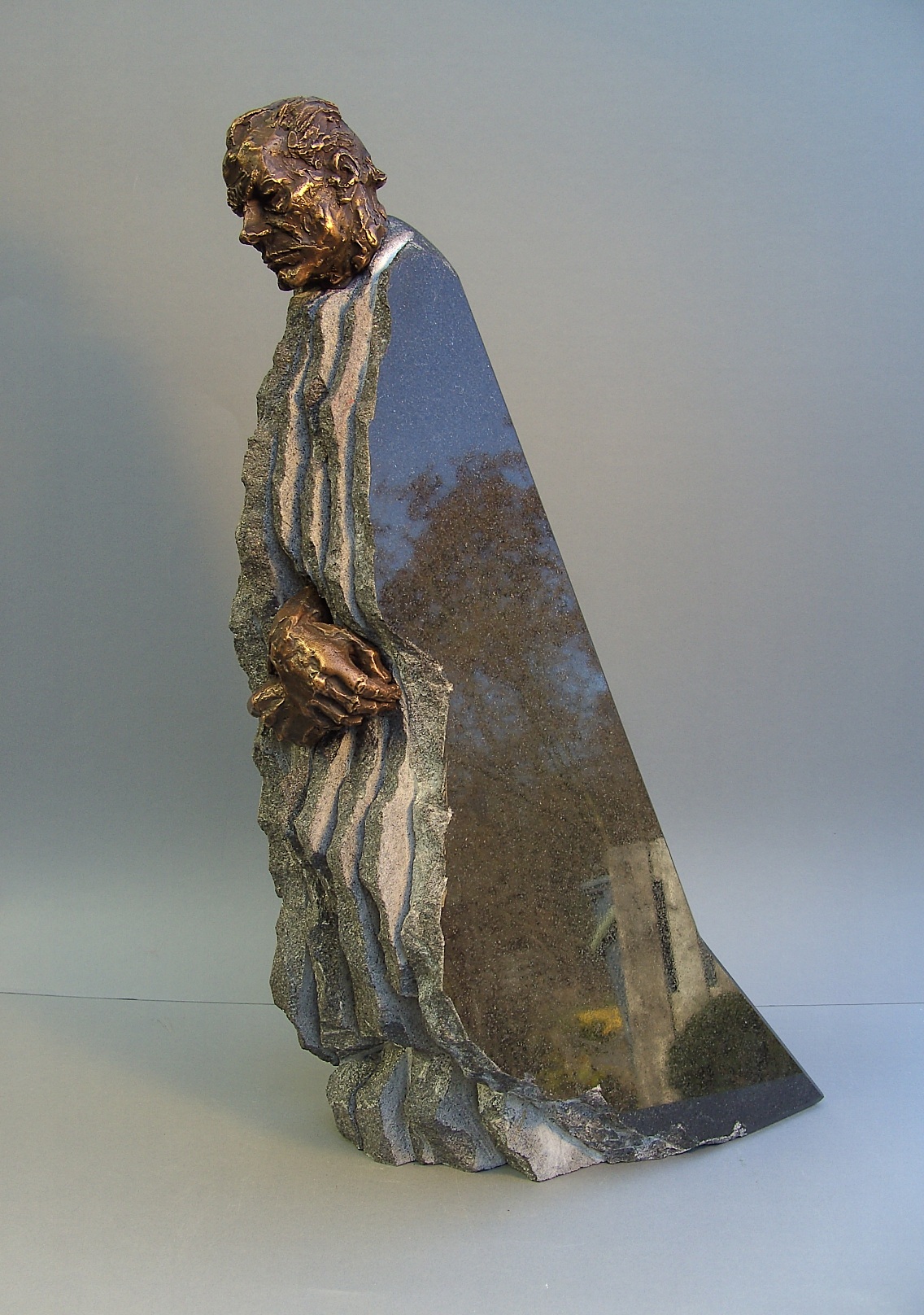 Willy Brandt, Warsaw 1970,
        51 x 17 x 29,
        bronze, granite, 2010
